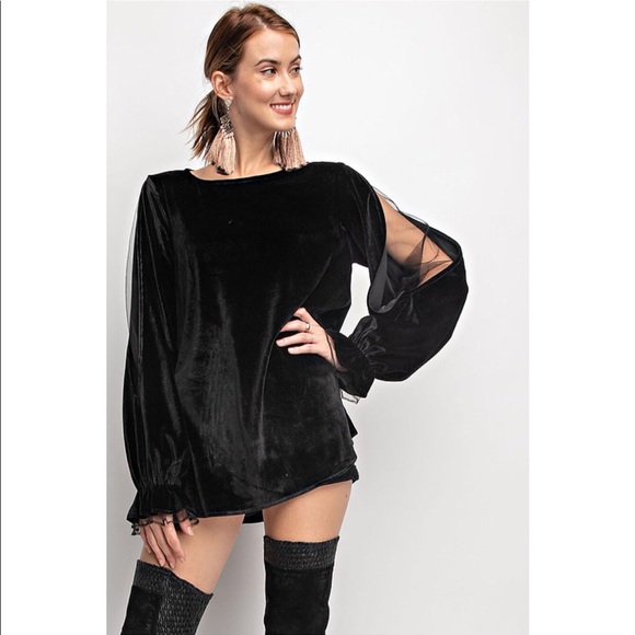 LAST ONE!!! Black Victorian Velvet Blouse - Picture 3 of 4